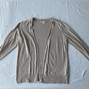 Amazon Essentials Women's Lightweight V-Neck Cardigan | Size M | Light Oatmeal